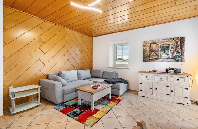 Apartment 'Familie Nahrstedt Parterre' with Shared Terrace, Private Garden and Wi-Fi