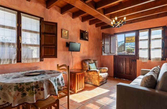 Apartment 'Fana' with Mountain View, Private Garden and Wi-Fi