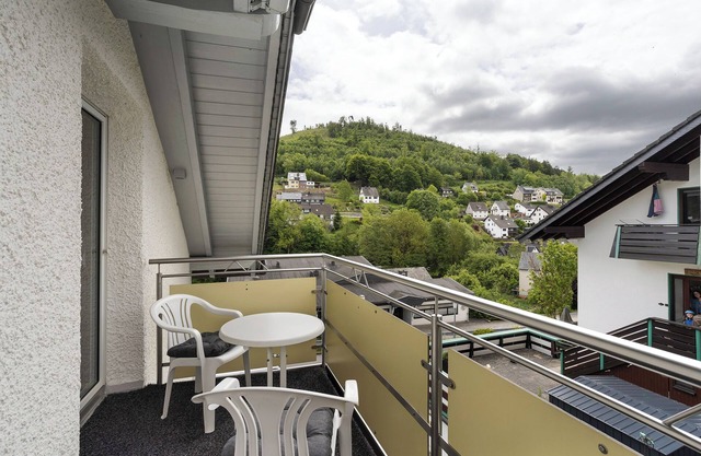 Apartment 'Ferienwohnung Becker Typ B' with Mountain View, Shared Garden and Wi-Fi