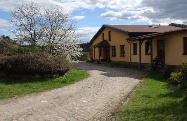 Apartment 'Ferienbauernhof - Ferienwohnung 6' with Private Terrace, Private Garden and Wi-Fi