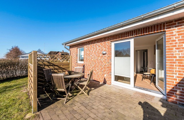 Apartment 'Ferienhaus Waterkant Mit Hund' with Private Terrace, Private Garden and Wi-Fi