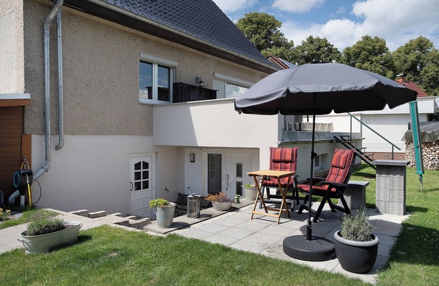 Apartment 'Ferienwohnung Kastanienallee' with Private Terrace, Private Garden and Wi-Fi