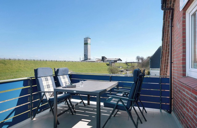 Apartment 'Ferienwohnung Deichblick' with Shared Garden, Balcony and Wi-Fi