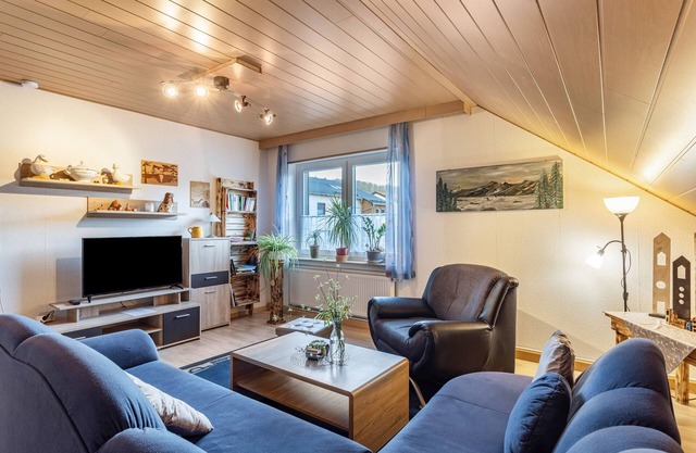 Apartment 'Ferienwohnung Desmecke' with Private Garden, Balcony and Wi-Fi