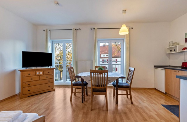 Apartment 'Ferienwohnung Rechts' with Wi-Fi