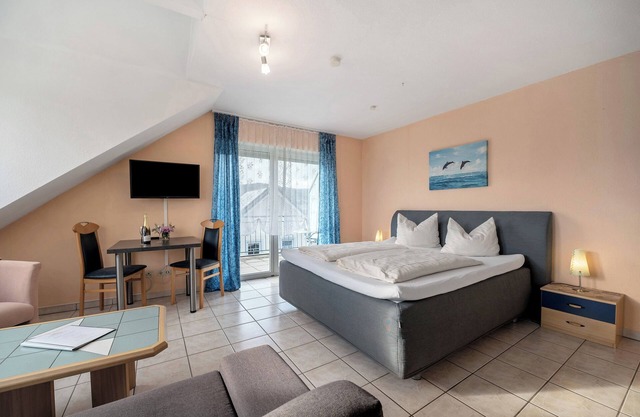 Apartment 'Fewo Goofy' with Mountain View, Private Garden and Wi-Fi