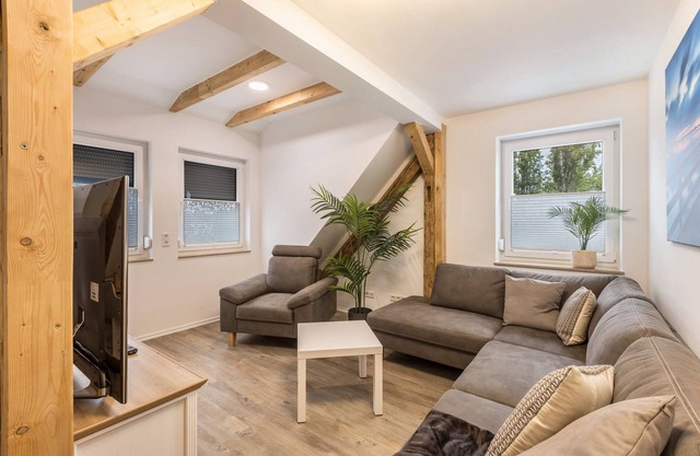 Apartment 'FeWo Landblick Geiseltal' with Shared Garden, Wi-Fi and Air Conditioning