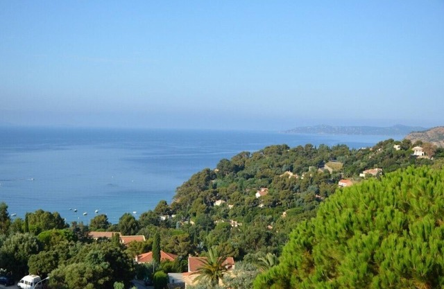Apartment * 2 rooms crossing of 85 m2 with very beautiful view of the sea