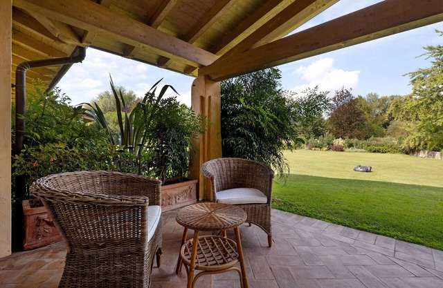 Apartment 'Giada' with Shared Pool, Wi-Fi and Air Conditioning