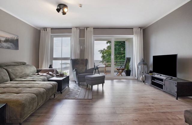 Apartment 'Hafenblick' with Sea View, Balcony and Wi-Fi