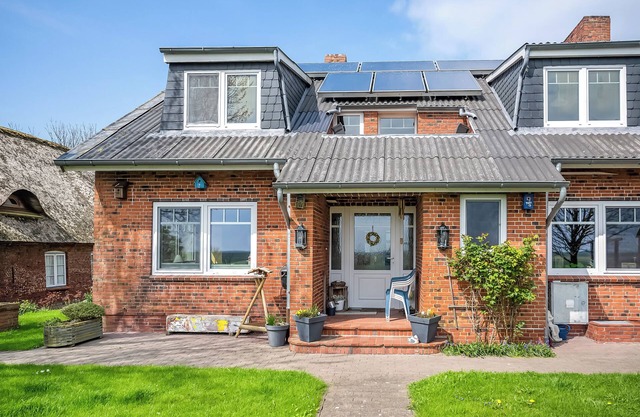 Apartment 'Hallighof' with Sea View, Shared Garden and Wi-Fi