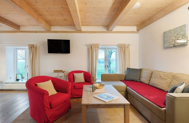 Apartment 'Haus Mühlenhof 3' with Shared Terrace, Private Garden and Wi-Fi