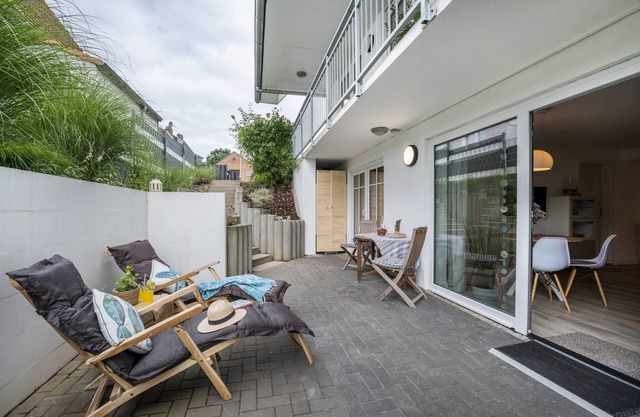 Apartment 'He, Wat Mooi' with Private Terrace and Wi-Fi