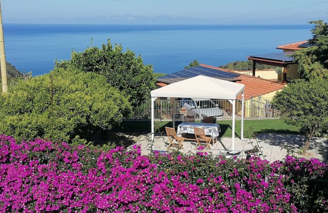 Apartment Il Mirto with Mediterranean Garden and Sea View