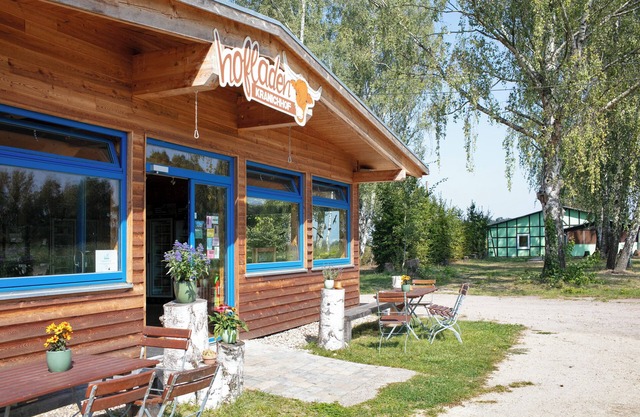 Apartment 'Im Teichland Linum' with Lake View, Private Terrace and Wi-Fi