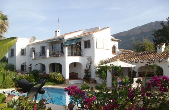 Apartment in a finca between sea, mountains and vineyards