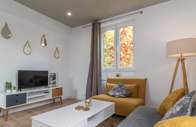 Apartment in a restored mansion in Granada.