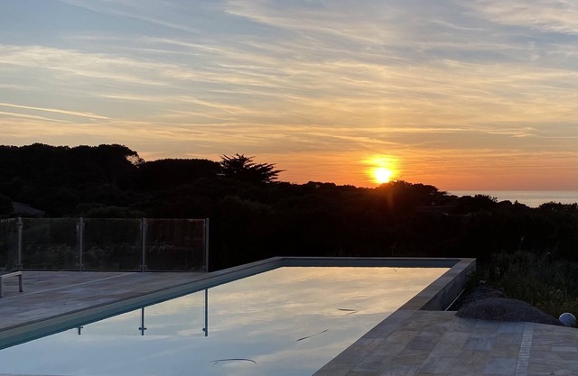 Apartment (in basement of a villa) in countryside with fantastic sea view + pool