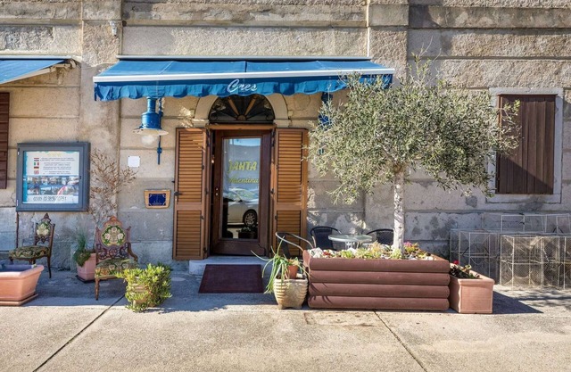 Apartment in Cres near Old Town and Beaches