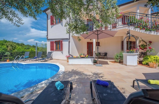 Apartment in Drenje with Stunning Sea View