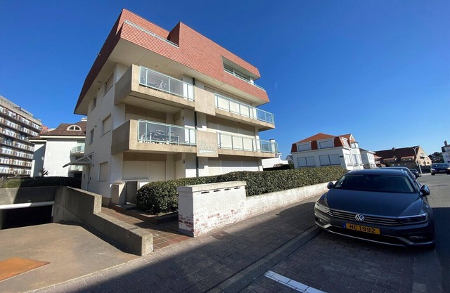 Apartment in Duinbergen near the Beach