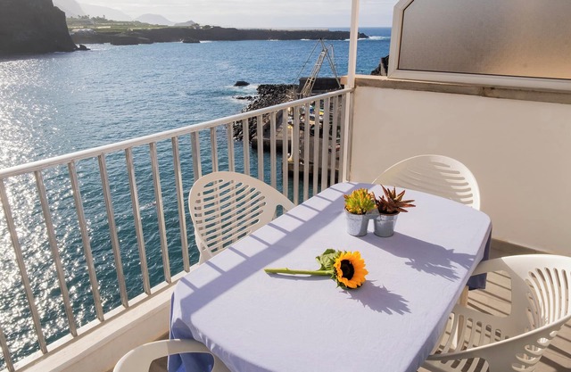 Apartment in first sea line/WiFi