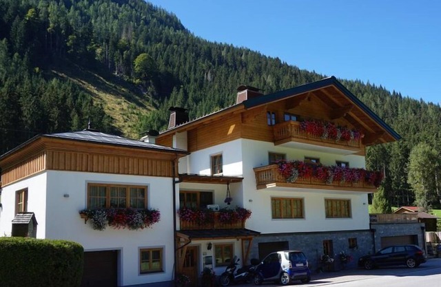 Apartment in Flachau near Ski Slopes