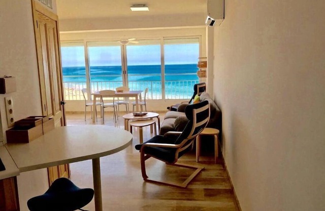 Apartment in front of the beach. 13th floor with the best views