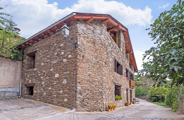 Apartment in Isavarre near Pyrenees Mountains