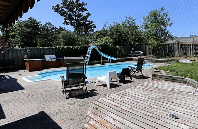 Apartment in South Mississauga near Highway