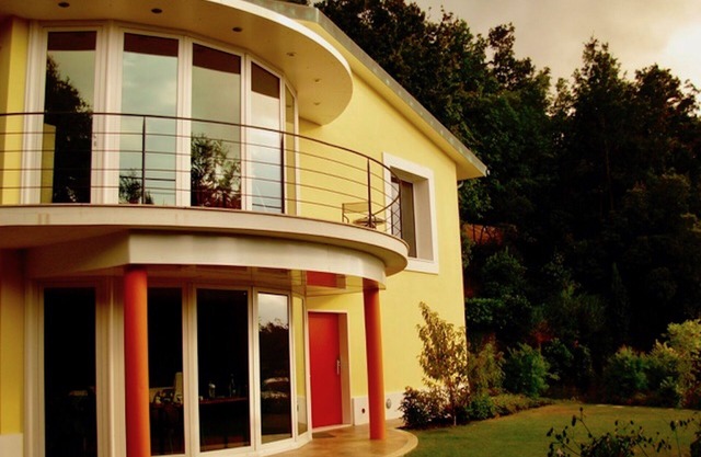 Apartment in villa with swimming pool on the hills of Livorno