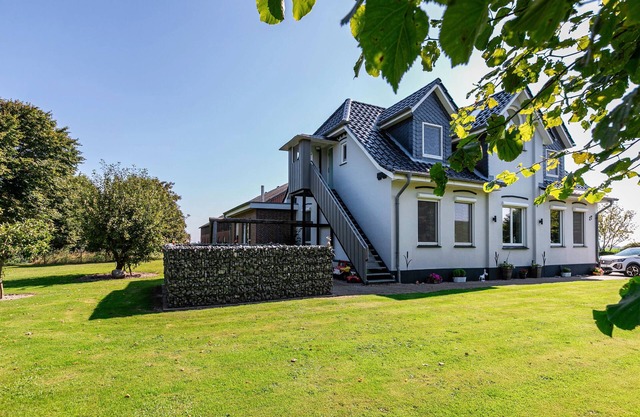 Apartment 'Kiebeitznest' with Sea View, Private Terrace and Wi-Fi