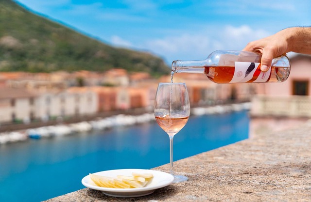 Apartment 'L'attico Sul Fiume' with Private Terrace, Wi-Fi and Air Conditioning