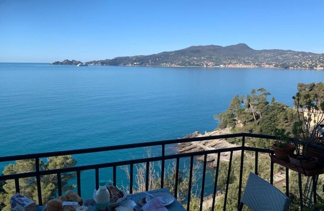 Apartment 'La Solatia' with Sea View, Balcony and Air Conditioning