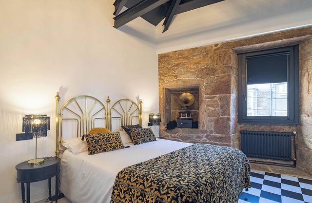 Apartment 'La Suite De Los Años 20' with Private Terrace, Balcony and Wi-Fi