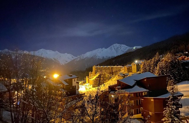 Apartment La Tania Courchevel 4 to 6 people at the foot of the slopes,