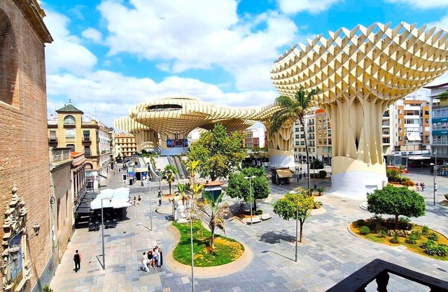 Apartment 'Las Setas Groups' with Balcony, Wi-Fi and Air Conditioning