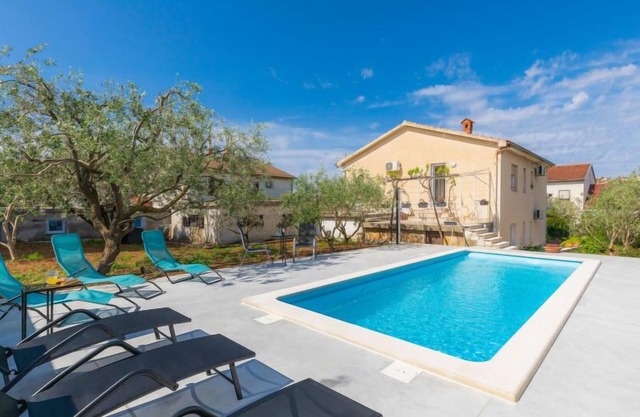 Apartment Laura by Interhome