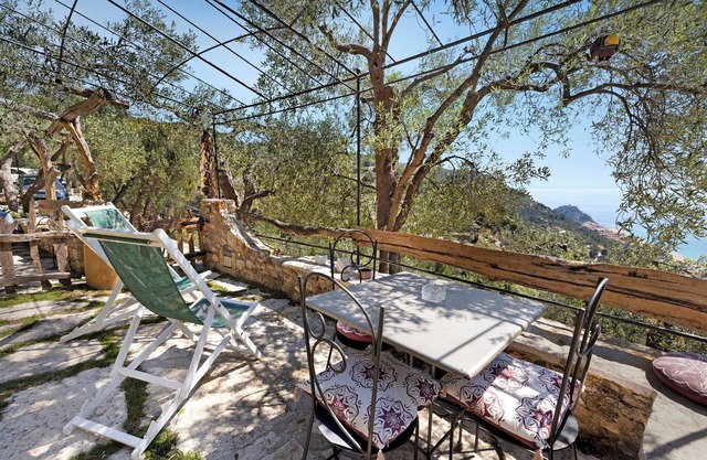 Apartment 'Lavanda' with Sea View, Garden & Wi-Fi