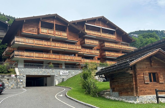 Apartment 'Le Barat'ski' with Mountain View, Private Terrace and Wi-Fi