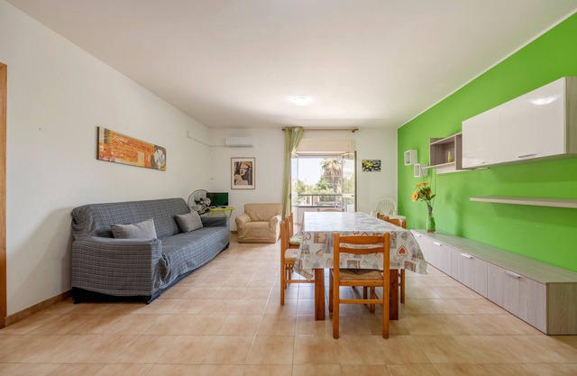 Apartment 'Le Magnolie 7 -1° Piano' with Sea View, Wi-Fi and Air Conditioning