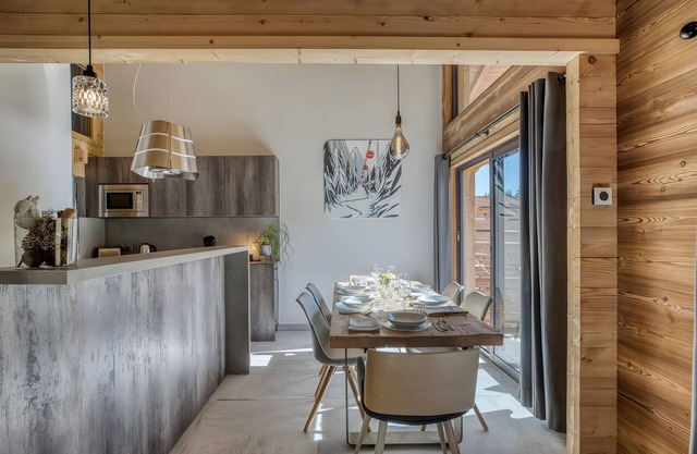 Apartment 'L’Etale' with Mountain View, Balcony and Wi-Fi