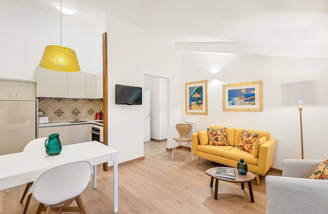 Apartment "LIBECCIO" finely furnished, in the green