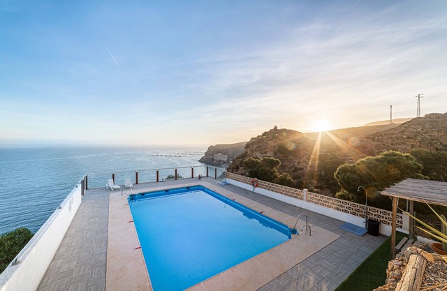 Apartment 'Los Acantilados' with Sea View, Shared Pool and Wi-Fi