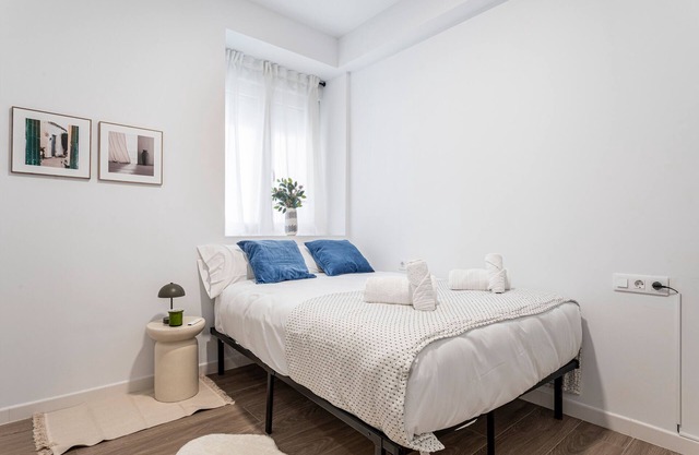 Apartment 'Lugre 4' with Balcony, Wi-Fi and Air Conditioning