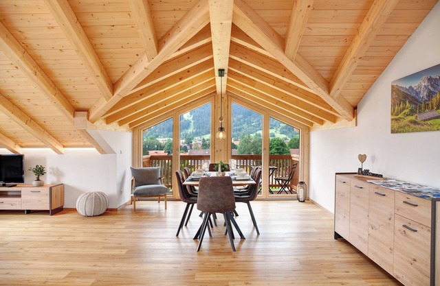 Apartment Meditz with Mountain View, Balcony & Wi-Fi