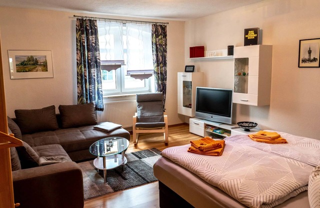 Apartment 'Moderne Ferienwohnung In Der Stadt' with Balcony and Wi-Fi