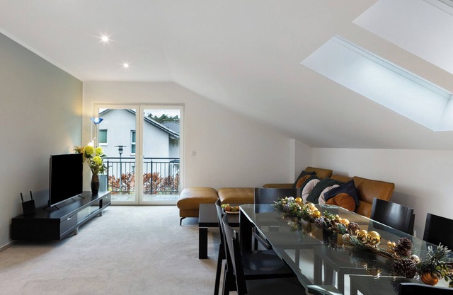 Apartment 'Modernes Appartement 100m2' with Shared Garden, Balcony and Wi-Fi