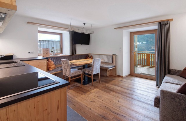 Apartment 'Morgenrot' with Mountain View, Shared Garden and Wi-Fi