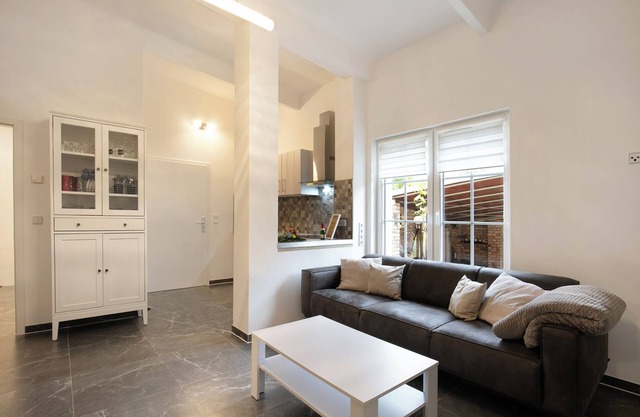 Apartment 'Müncheberg 2' with Private Terrace, Private Garden and Wi-Fi